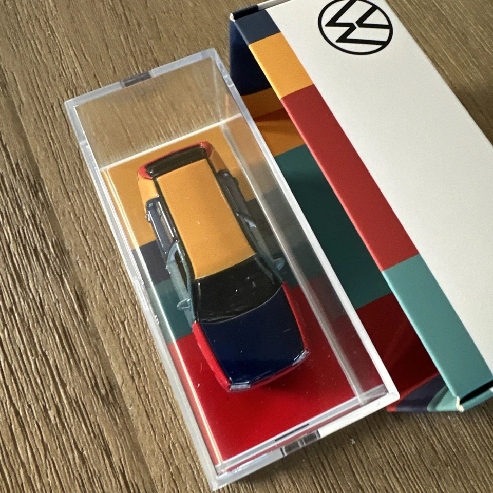 Matchbox CollectorsMatchbox 1995 Volkswagen Golf Harlequin - Изображение 4 из 4