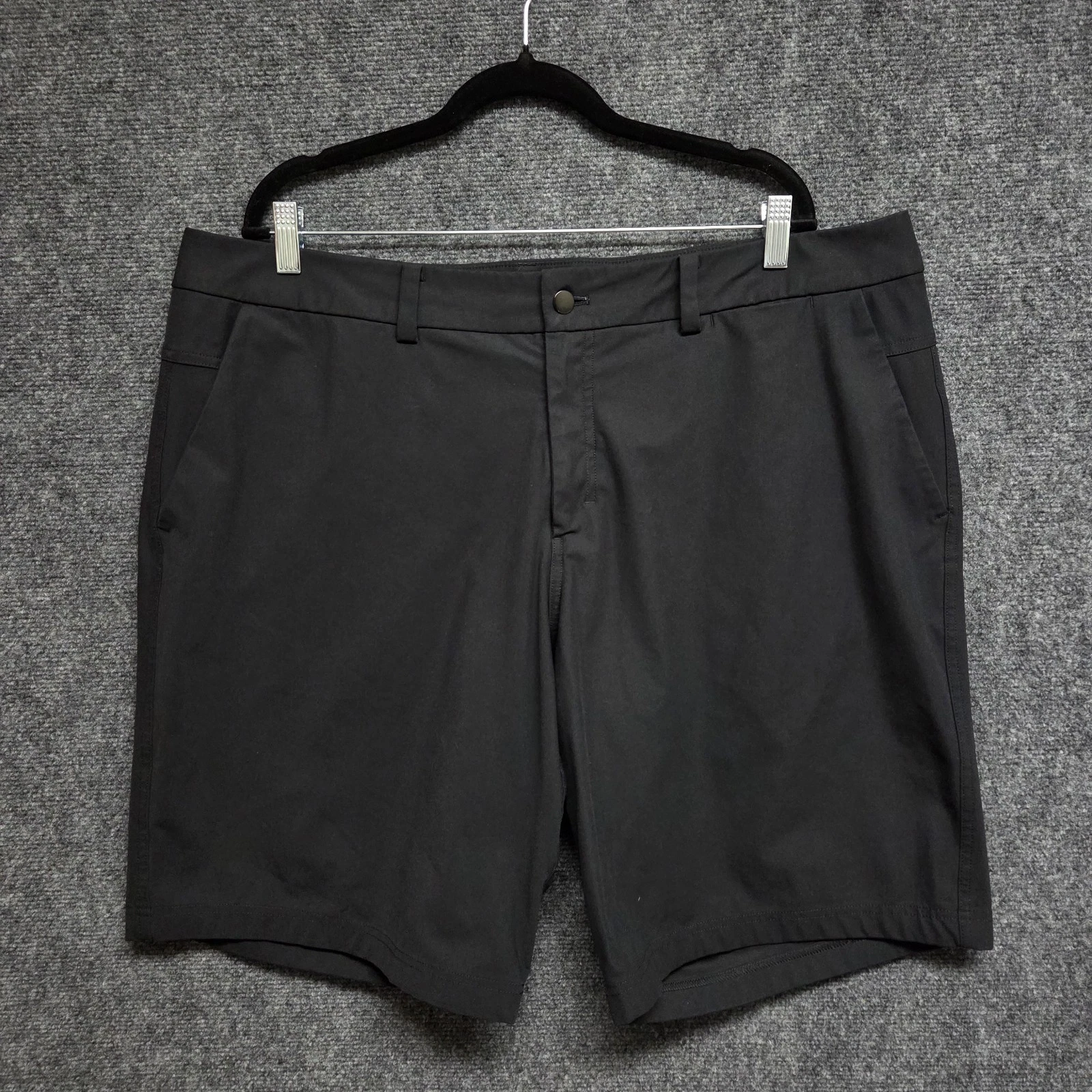 Lululemon The Works Short Mens 40 Black 11" Warpstreme ABC Performance Chino
Opens in a new window o