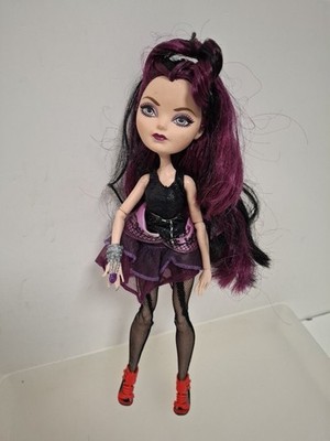 EVER AFTER HIGH RAVEN QUEEN 1ST CHAPTER DOLL 2012 MATTELL WITH CLOTHES