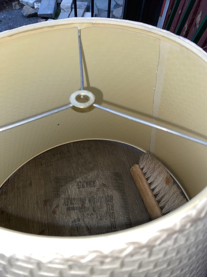 Off White LG Vintage Cono Forma Lámpara Pantalla Geométrica Vintage 9x14.5x18 MCM Foto 4 de 4