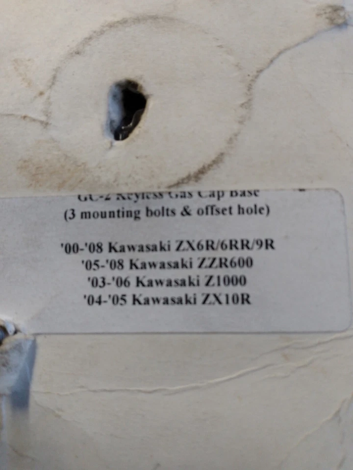 Крышка газовая бесключевая PRO-TEK BASE GC-2C ЧЕРНАЯ ZZR ZX 600 ZX6R ZX10R ХРОМИРОВАННАЯ ZX9 ZX6  - Изображение 2 из 2