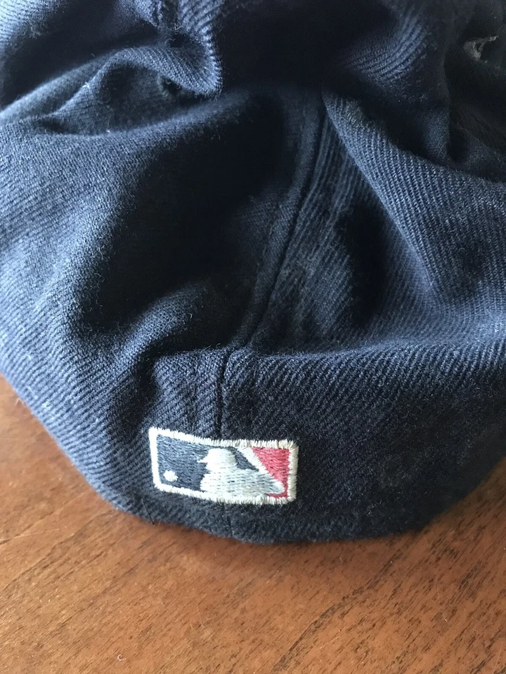 Б/у бейсбольная кепка с автографом Мэнни Рамиреса из Boston Red Sox - Изображение 4 из 4