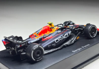 ミニカー Oracle  Red Bull Racing Japanese GP 2023 Amazon.co.jp: ☆ Spark 1/64 Oracle Red Bull Racing RB19 2023
