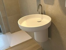 Rexa: lavabo sospeso O_O, dimensione 50 cm x 55 cm, Corian bianco