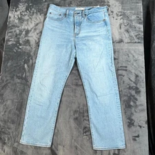 Levis Wedgie Straight Jeans Womens 28x26 Light Wash Button Fly 34964-0038
