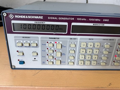 Rohde & Schwarz 801.0001.52 RF Signal Generator 100 kHz 1000 MHz (R3) - Picture 2 of 5