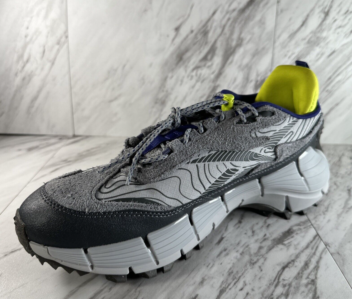 ウォーキング・ランニングウェア Reebok ZIGMAZE II US 7.5 Amazon.com | Reebok Women's Zig Sky Sneaker, White/Cold Grey