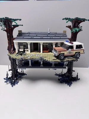 Stranger T- Das Haus in der Umkehrwelt Klemmbausteine Set 2287 Teile – MOC - Bild 1 von 4
