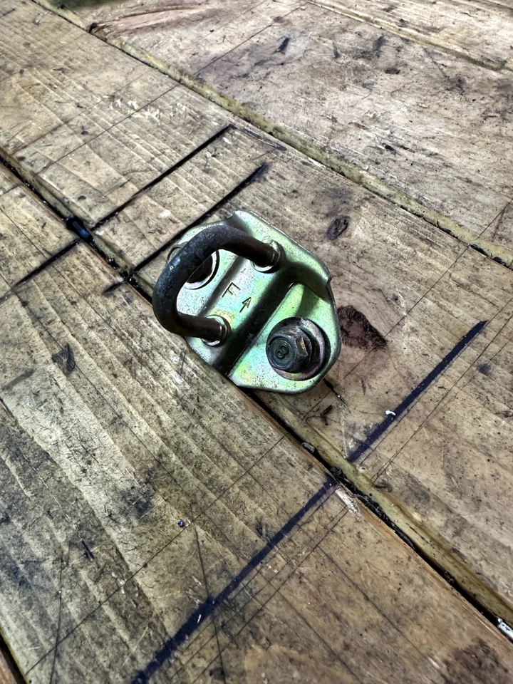 Защелка багажника 99-05 Mazda Miata - Изображение 2 из 3