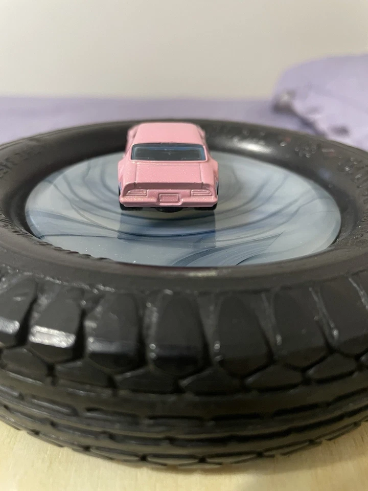 HOT WHEELS 73 PONTIAC FIREBIRD 2025 PROTOTIPO PRUEBA ROSA PILOTOS REALES COMO NUEVO Foto 4 de 4