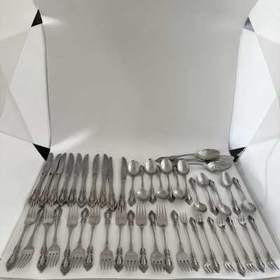 Vintage Oneida Distinction Deluxe Stainless HH Flatware 47 Piece Set