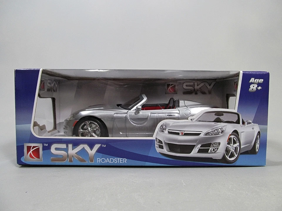 ProMark 1/24 Saturn Sky Roadster Silver Die Cast Collectible Special Edition - Image 2 of 4