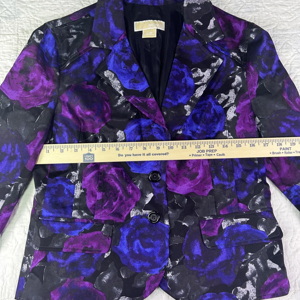 Blazer Michael Michael Kors Feminino Grande Preto Roxo Azul Floral Forrado com 2 Botões - Imagem 4 de 4