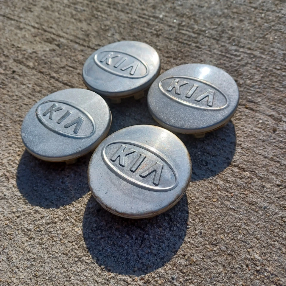 Juego de 4 tapas centrales Kia Sportage Optima Magentis Forte, 2005-2013 p/n 529602F000 Foto 2 de 3