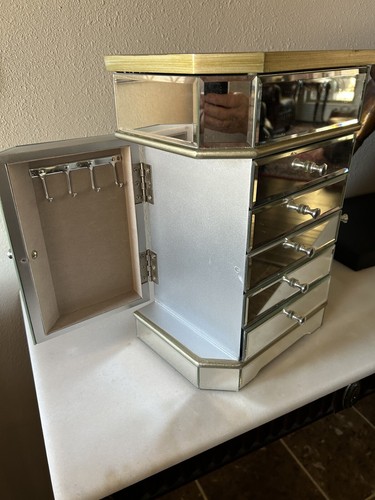 Large Mirrored Jewelry Organizer - Picture 2 of 4