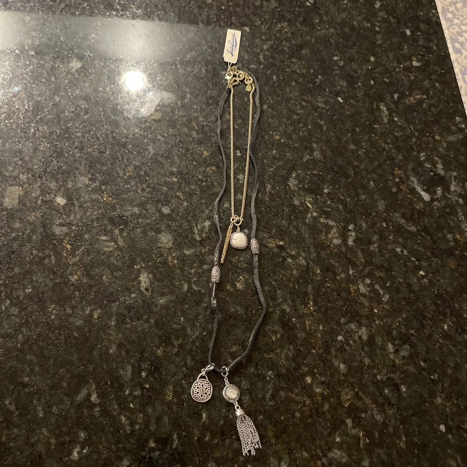 Collar en Capas Marca Lucky, Oro y Cuero, 4 Colgantes, ¡Nuevo! Foto 2 de 4