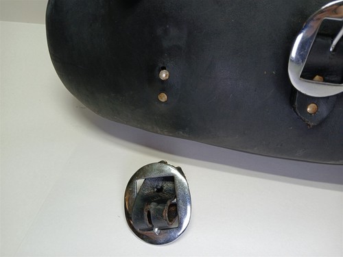 Harley-Davidson 1994 Softail Custom Saddlebags Leather w/ Mounts Damage - Picture 5 of 24
