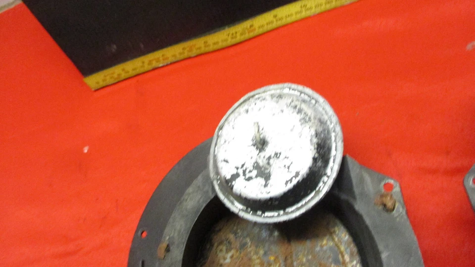 Par de puertas de ventilación de aire fresco Oldsmobile Kick Panel 1961-1964 Starfire 98 Dynamic 88 Foto 3 de 4