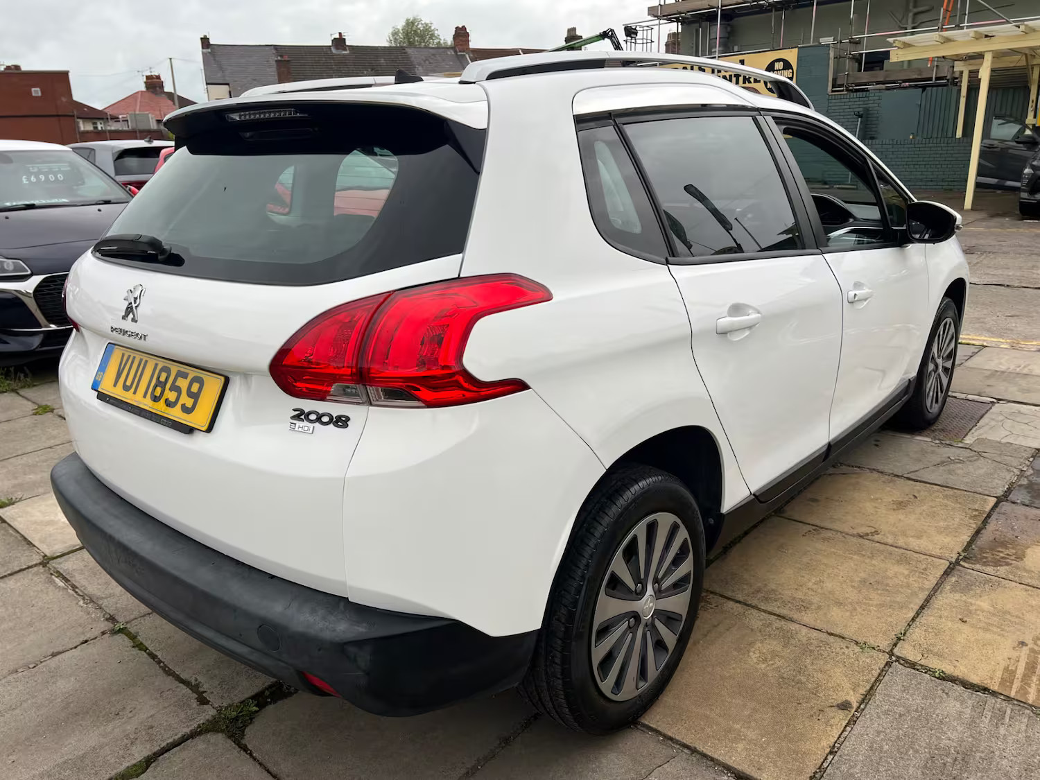 2015 Peugeot 2008, photograph 7