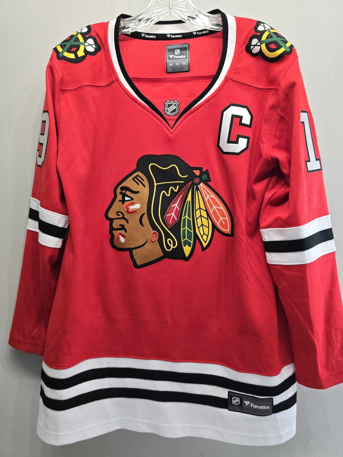 Jonathan Toews Chicago Blackhawks Hockey Jersey C 19 NHL Fanatics Size Medium 
