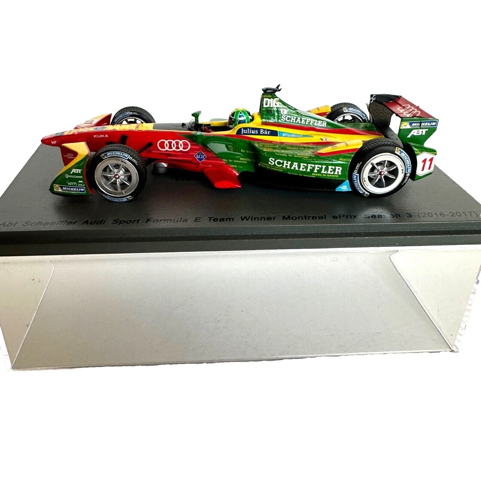 Audi 1:43 Diecast Racing Cars 2016 Vehicle Year