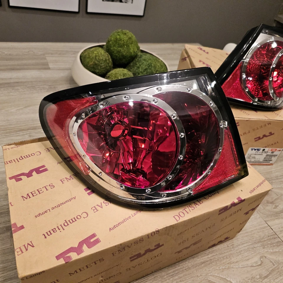 2005 - 2008 年丰田卡罗拉 TYC 欧洲尾灯一对全新带盒经典!! — 第 4/4 张图片