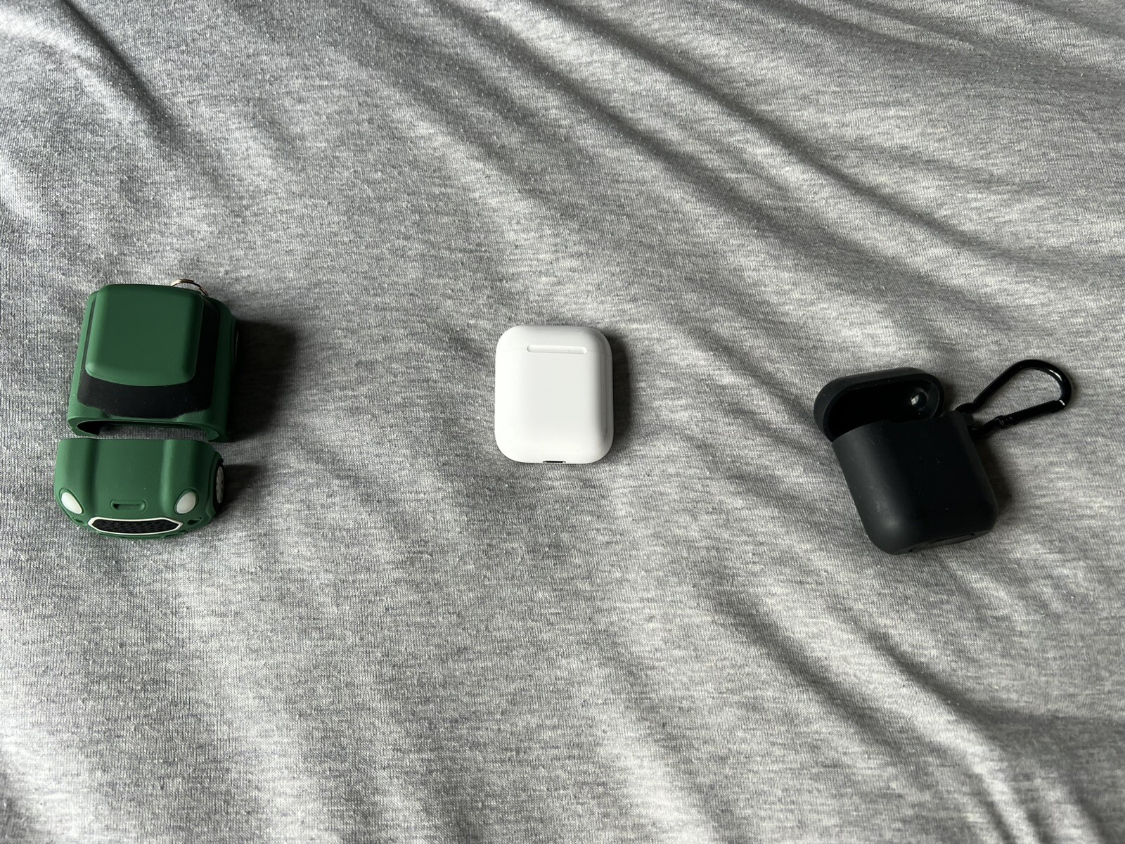 Wireless Bluetooth AirPods with charging case  -image