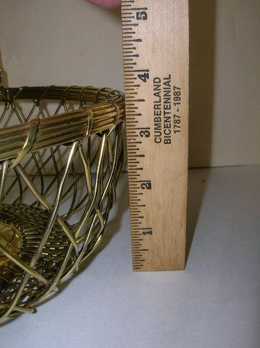 Brass Basket w/ Handle Woven Food Service Or Decoration 9 Diameter x 3.5" INDIA - Picture 6 of 7