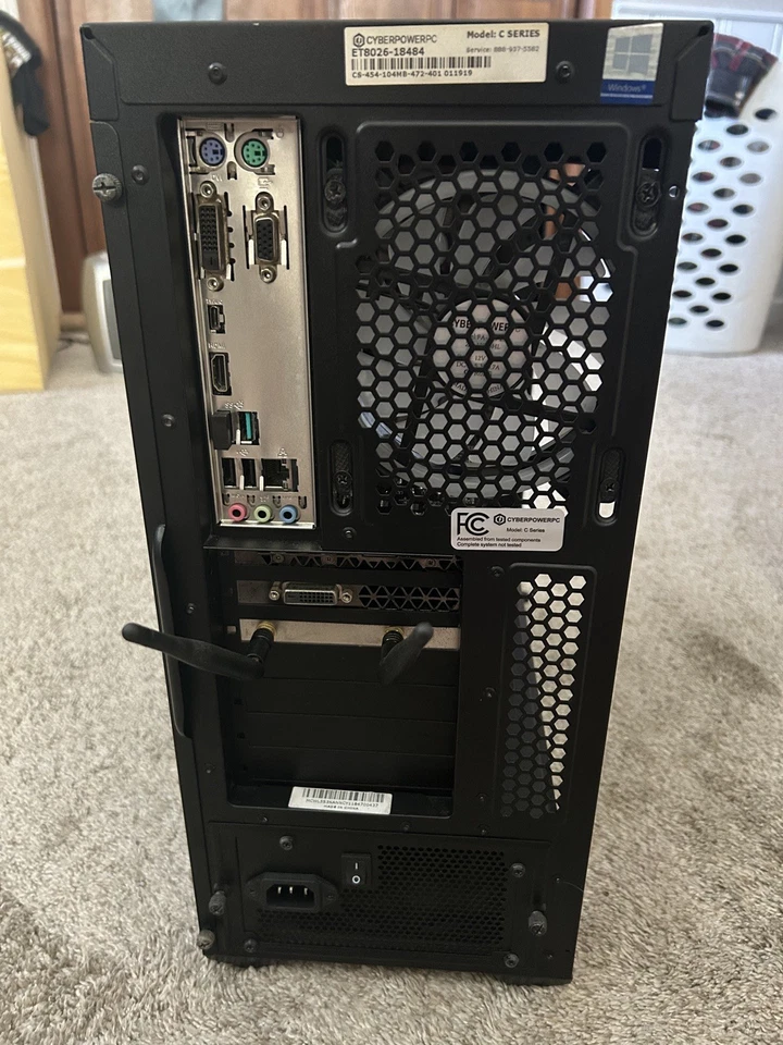 PC CyberpowerPC Gamer Xtreme VR GXiVR8060A5 con accesorios y RAM mejorada Foto 4 de 4