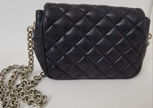 Carolina Herrera Quilted Black Small Crossbody Handbag - Image 4 of 4