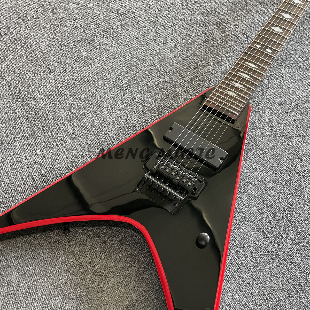 7 Strings Black V-shaped Electric Guitar Mahogany Body With
