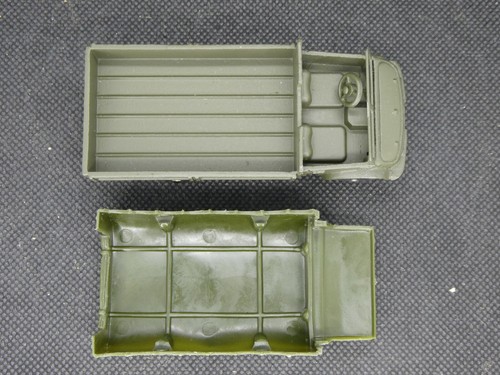 French Dinky Toys 821 Mercedes-Benz Unimog Near Mint Boxed (A) - Picture 12 of 18