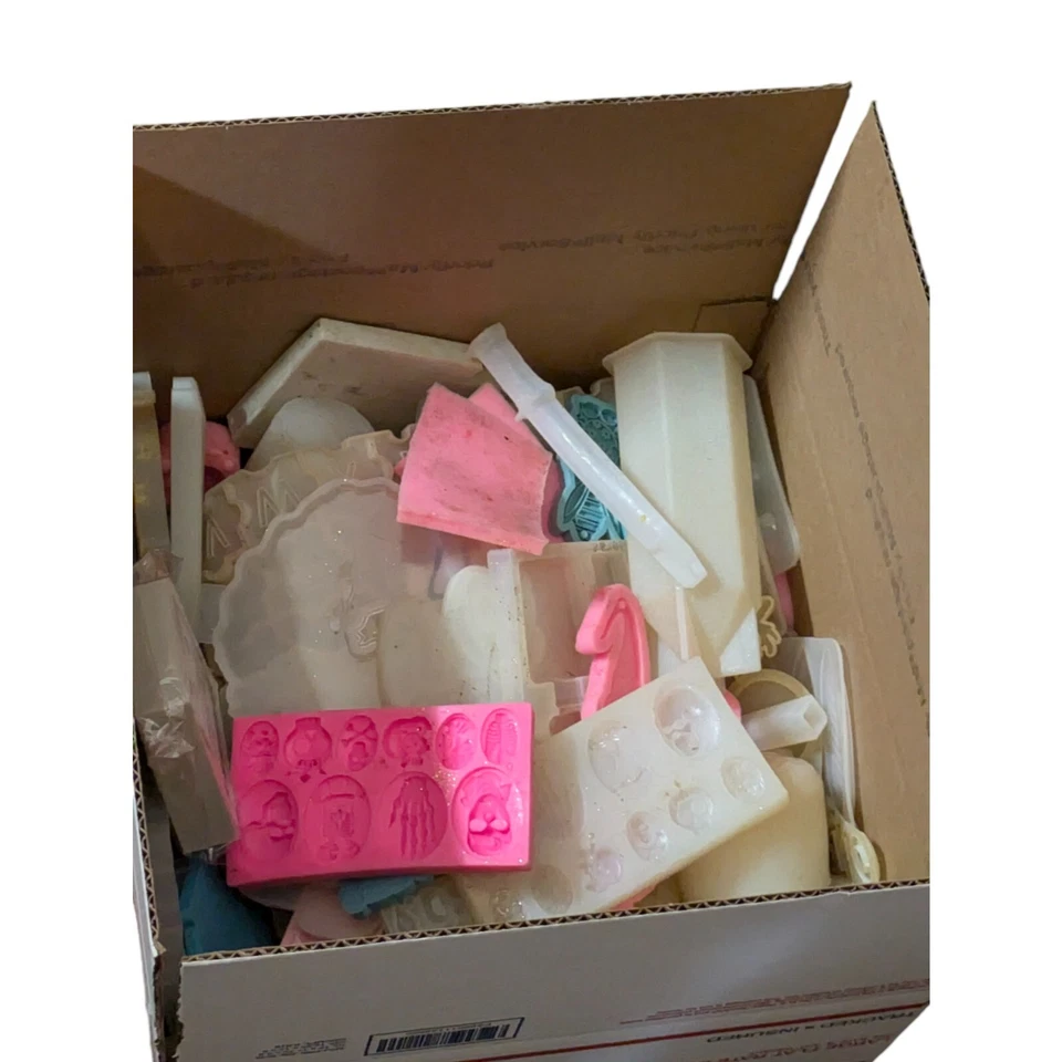 Caja misteriosa de moldes de silicona | Moldes para velas, resina, jabón | 8+ libras de moldes | Foto 4 de 4