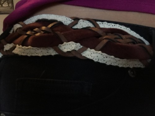 New Womens Southern Charm Antique Lace Maroon Velvet Brown Belt Sz 9 Or Medium - Picture 5 of 8