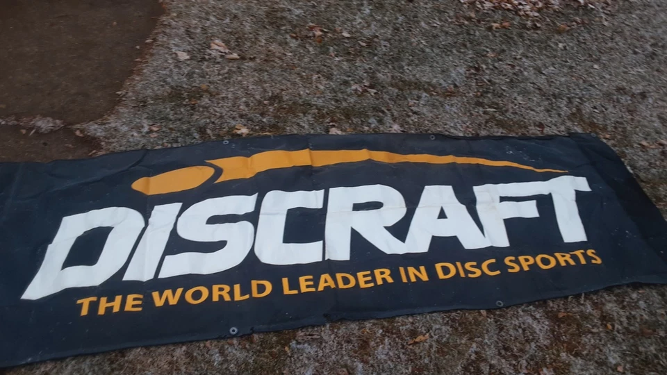 Banner de 8 pies X 35 pulgadas, Discraft. Usado. Pareja pequeñas lágrimas pero en general buen artículo. Foto 4 de 4