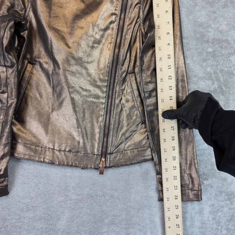 Jaqueta feminina 7 For All Mankind XS bronze revestida metálica Moto Asym com zíper feita nos EUA - Imagem 4 de 4