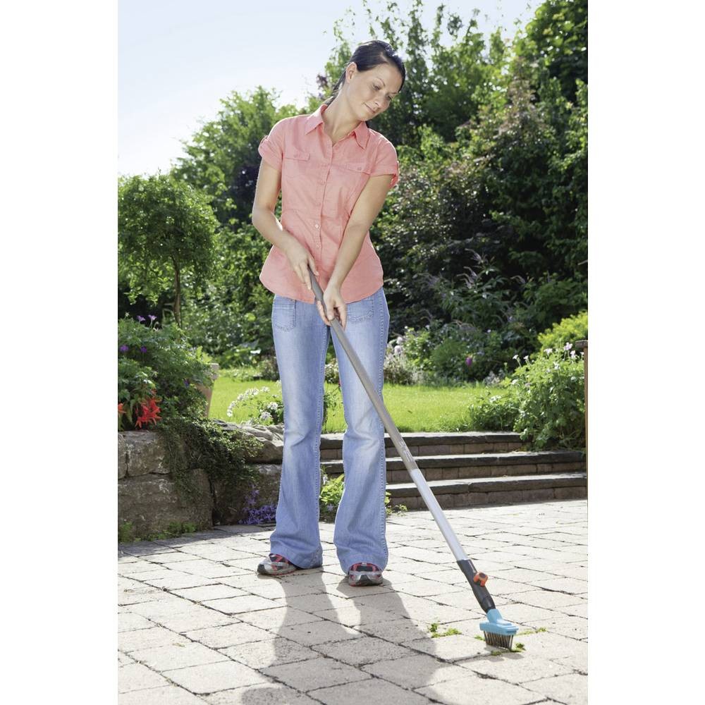Brosse pour joints Gardena Combisystem robuste avec grattoir - 3