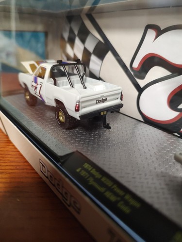 2025 M2 Mach. Auto Haulers 1974 Dodge W200 Power Wagon & 1971 Plymouth Cuda R85 - Picture 5 of 10