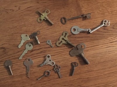 Lot Of  16 Vintage And Antique Keys Skeleton Clock