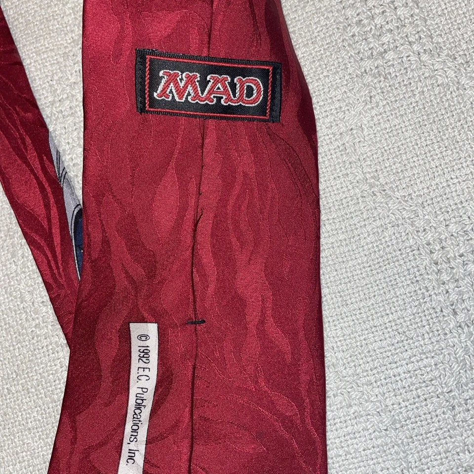Corbata de vestir Mad Magazine para hombre talla 57” 3,5” rojo motivo loco negocios formal Foto 2 de 4