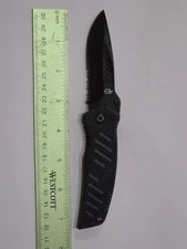 Gerber Swagger Manual Folding Knife Black Part Serrated Pocket Clip