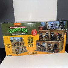 NECA Teenage Mutant Ninja Turtles Cartoon NYC Street Scene Diorama HUGE NISB