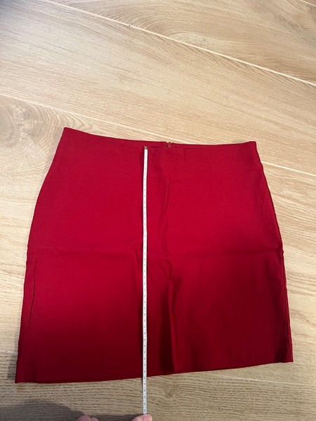 roter Mini-Rock, Grösse 36