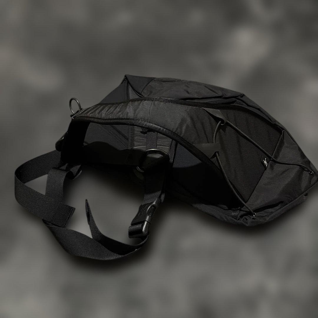 Arc'teryx Quiver Early Model Sling Bag Shoulder Bag Black Nylon Used image 7