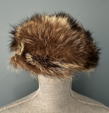 VINTAGE Golden Brown SOFT SUPPLE FOX   PILL BOX STYLE FUR HAT ONE SIZE