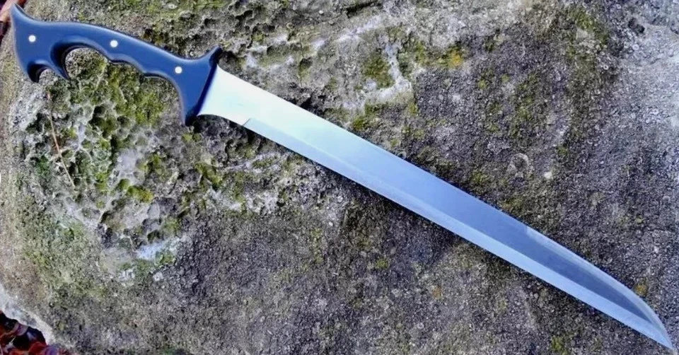 Custom Handmade D2 Steel Tactical Hunting Sword Camping Sword with Sheath