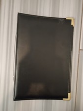 Hal Leonard Premium Choral Folder - 9-1/4 x 12; Elastic Stays