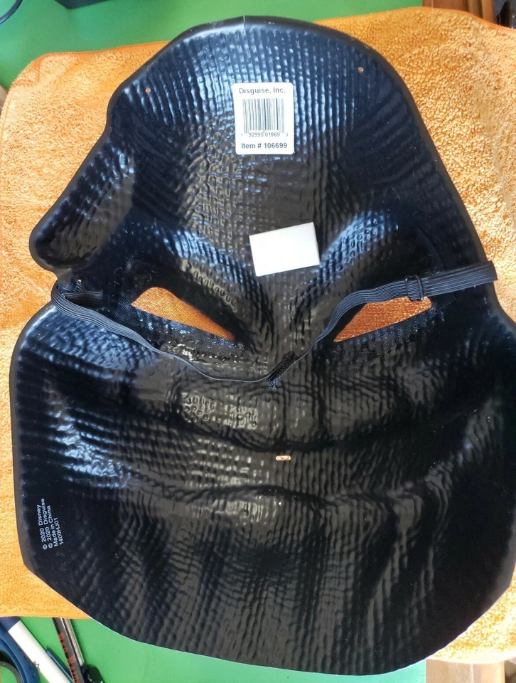 Máscara Oogie Boogie Pesadilla antes de Navidad de Disney Foto 2 de 4