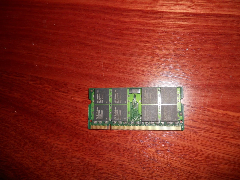 Genuine Elpida 512MB DDR2 667Mhz E5108AGBG-6E-E Laptop Memory RAM SODIMM - Image 2 of 2