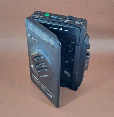 SONY WM-FX36 Vintage Walkman Cassette Player & Radio Japan SONY WM-FX36 Vintage Walkman Cassette Player & Radio Japan